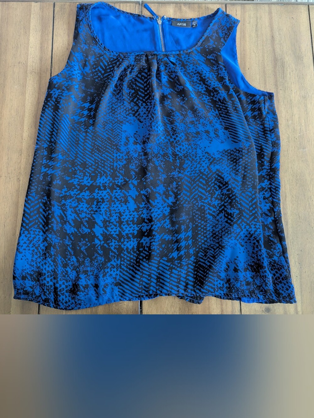 APT. 9 Blue and Black Sleeveless Printed Shell Top